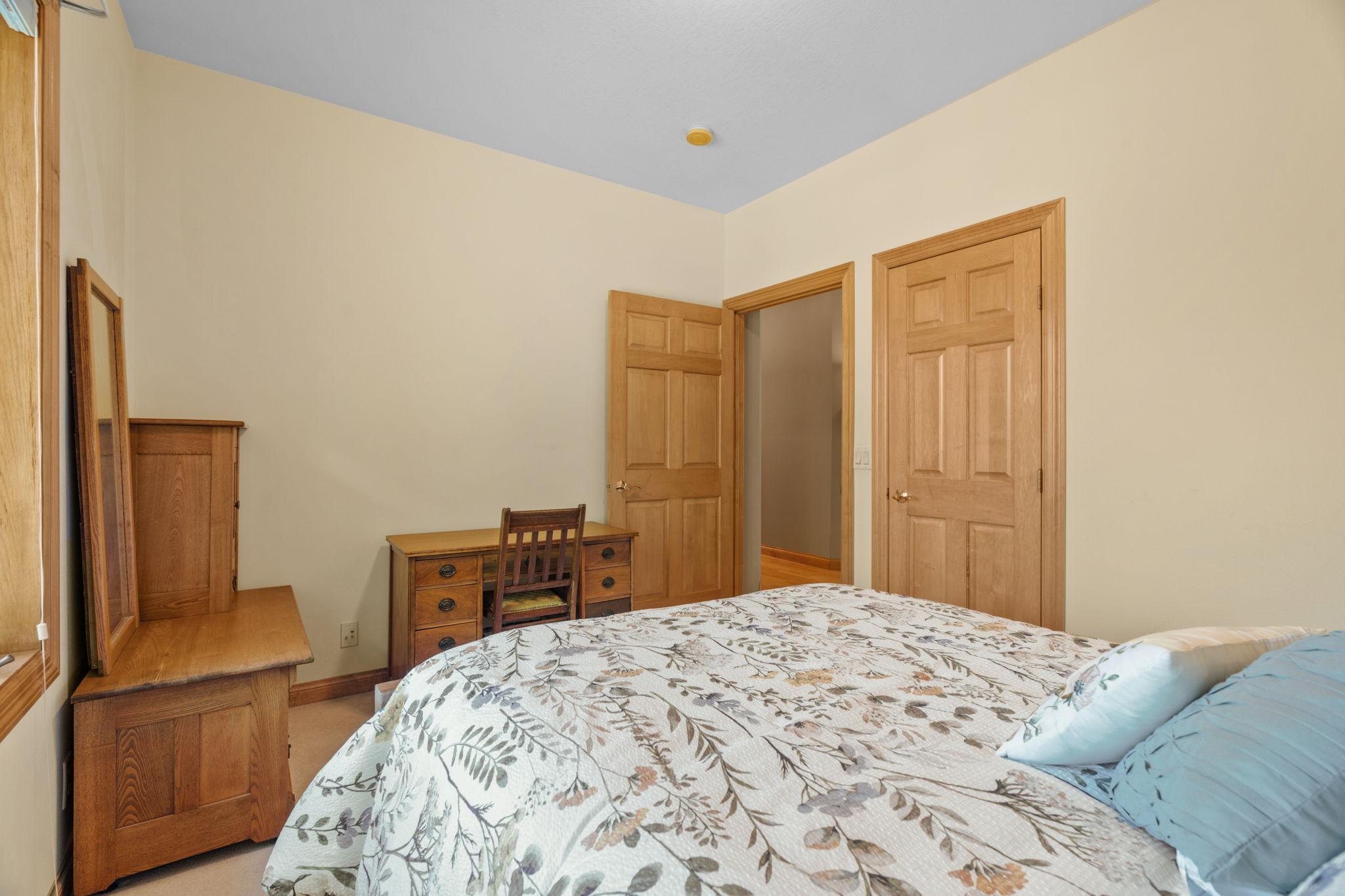 48-web-or-mls-1006 105th St W-48.jpg