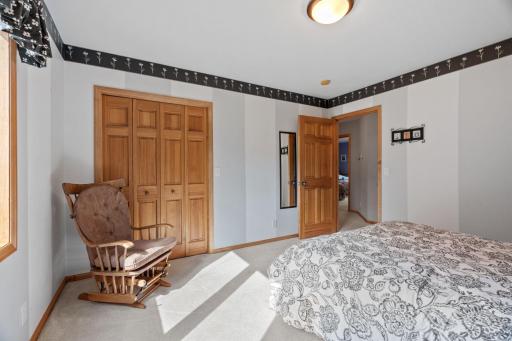 1006 105th Street W, Inver Grove Heights, MN 55077