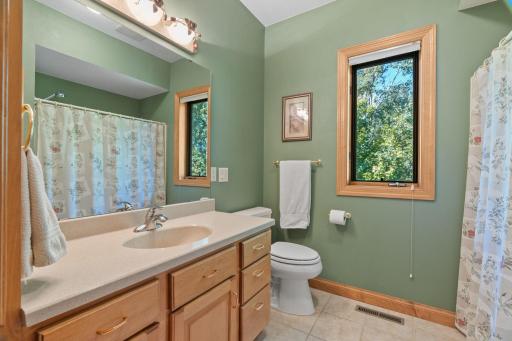 1006 105th Street W, Inver Grove Heights, MN 55077