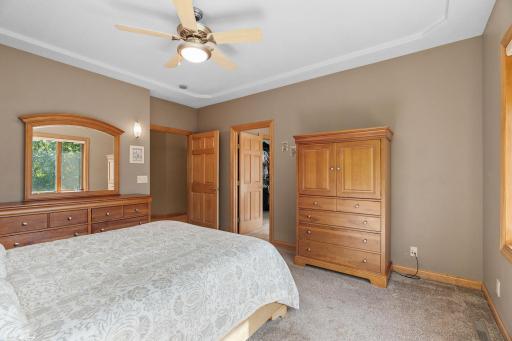 1006 105th Street W, Inver Grove Heights, MN 55077
