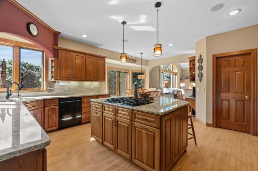 1006 105th Street W, Inver Grove Heights, MN 55077