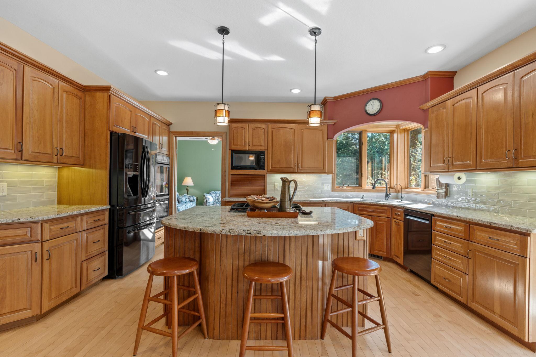 33-web-or-mls-1006 105th St W-33.jpg