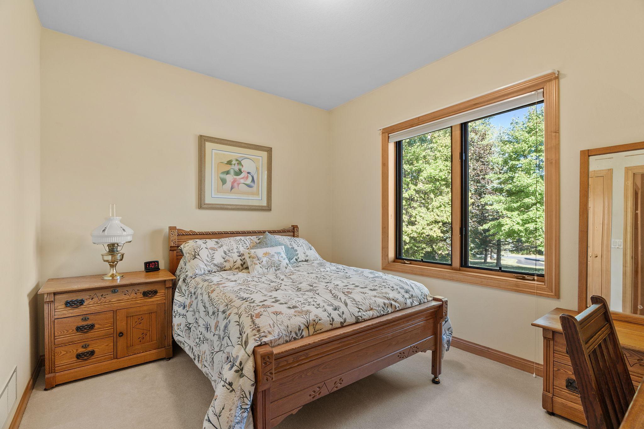 47-web-or-mls-1006 105th St W-47.jpg