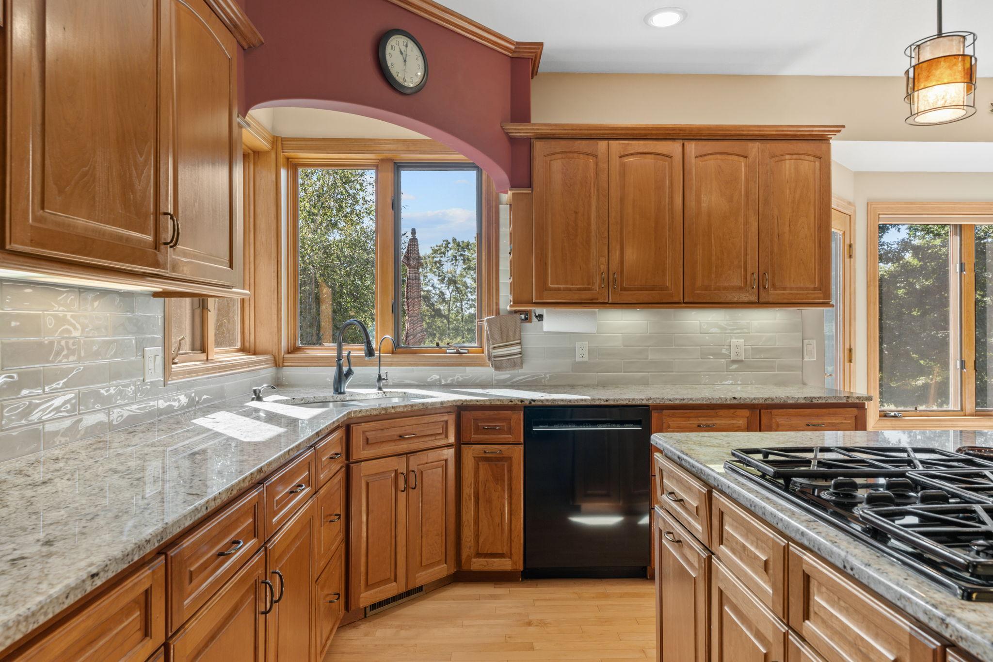 36-web-or-mls-1006 105th St W-36.jpg