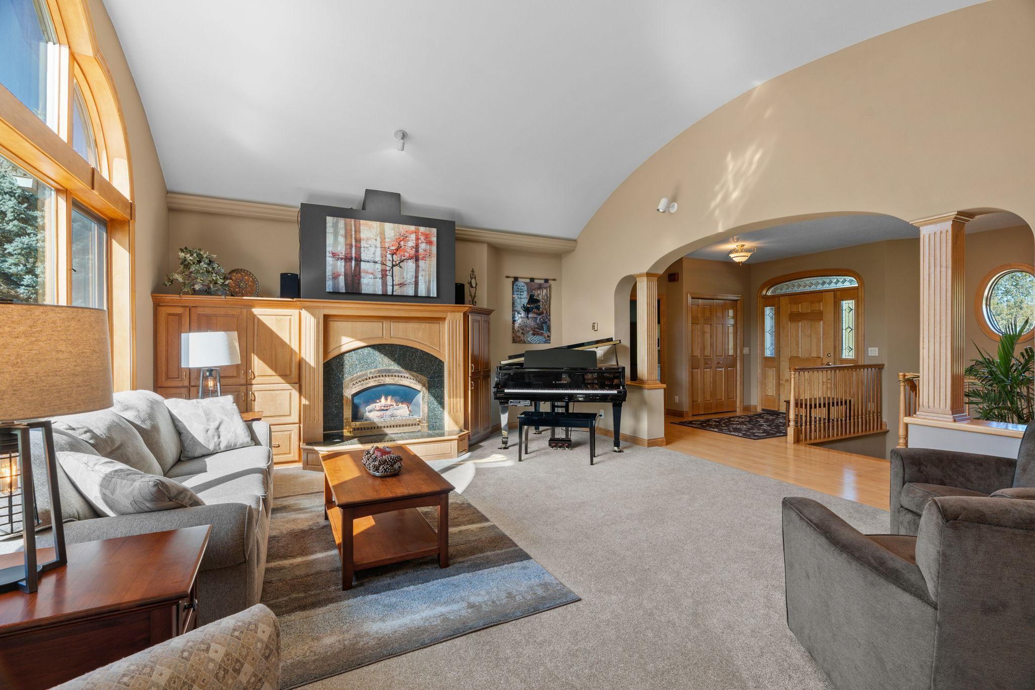 30-web-or-mls-1006 105th St W-30.jpg