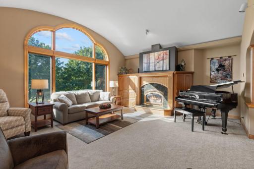 1006 105th Street W, Inver Grove Heights, MN 55077