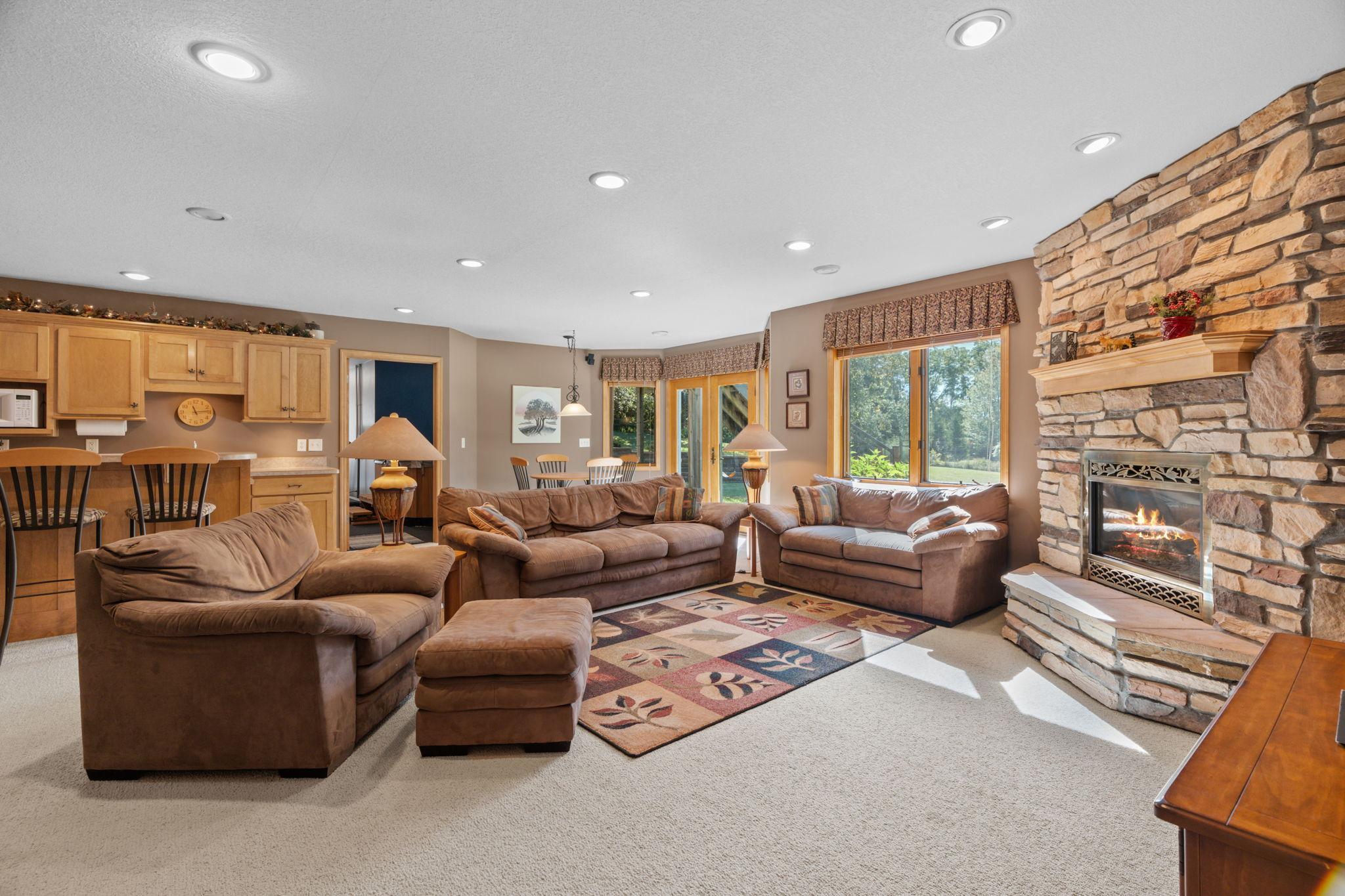 55-web-or-mls-1006 105th St W-55.jpg