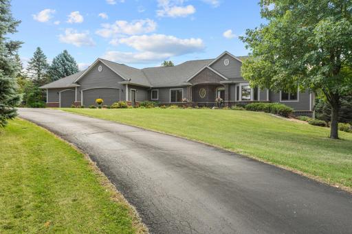 1006 105th Street W, Inver Grove Heights, MN 55077