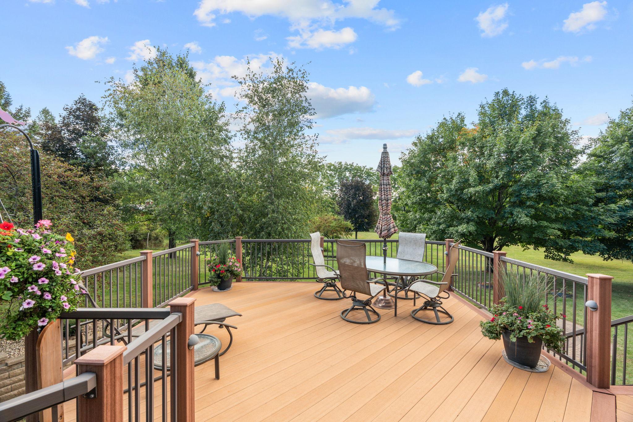 12-web-or-mls-1006 105th St W-12.jpg