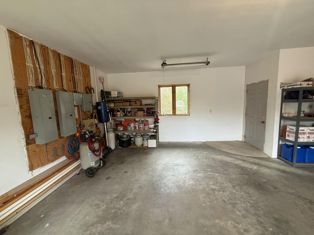 main level garage, wide & deep 4.jpeg