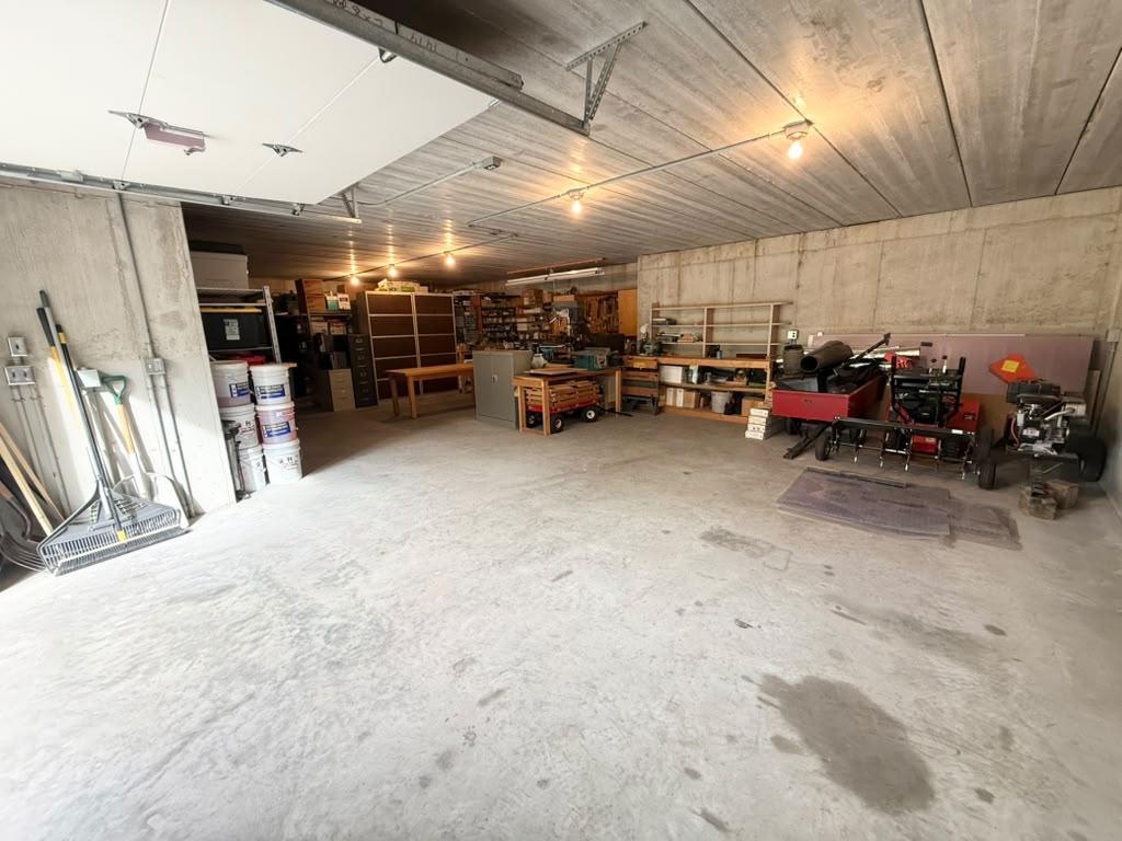 lower level garage 2.jpeg