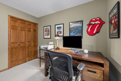 15019 Village Woods Drive, Eden Prairie, MN 55347