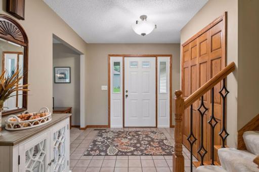 15019 Village Woods Drive, Eden Prairie, MN 55347
