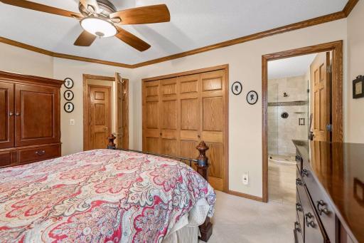 15019 Village Woods Drive, Eden Prairie, MN 55347