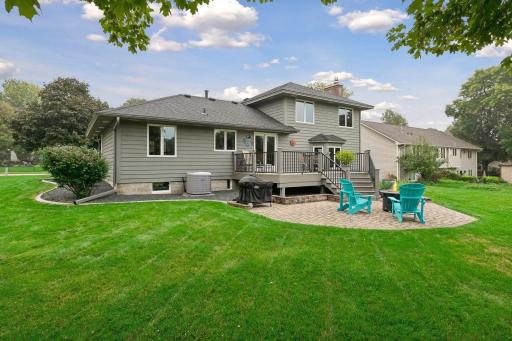 15019 Village Woods Drive, Eden Prairie, MN 55347