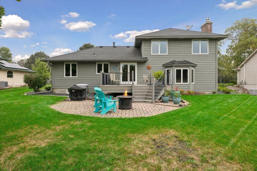 15019 Village Woods Drive, Eden Prairie, MN 55347