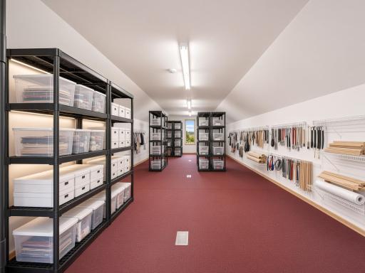 Ai 12355 Shop 2nd level storage or offices.jpg