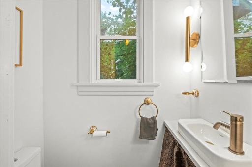 2031 Lincoln Avenue, Saint Paul, MN 55105