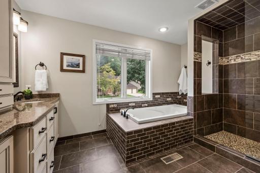 10065 170th Street W, Lakeville, MN 55044