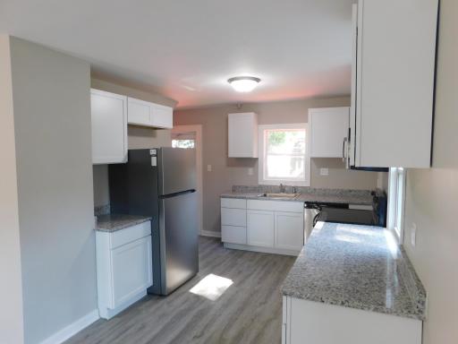 1885 Hawthorne Avenue E, Saint Paul, MN 55119