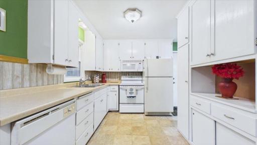 3624 Rolling View Drive, White Bear Lake, MN 55110