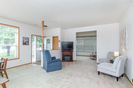 Foyer/ Living Room