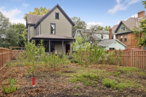 Alternate view of the backyard.