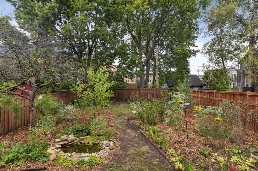 The spacious backyard is full of native pollinators.