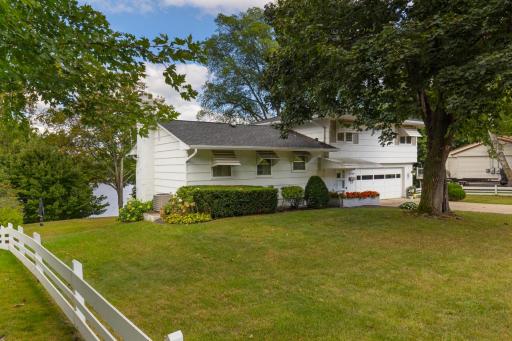 7339 Frontier Trail, Chanhassen, MN 55317
