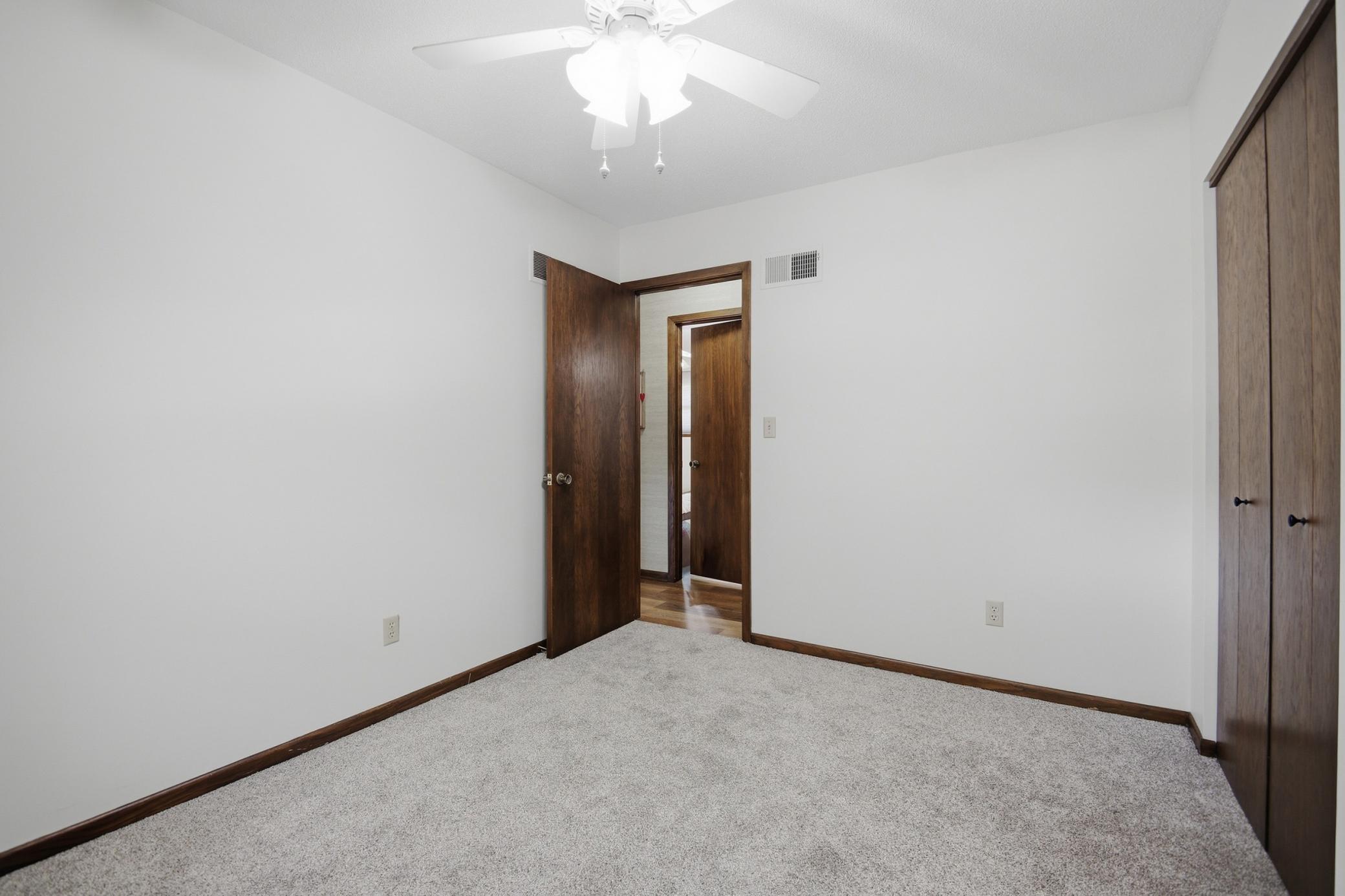 27_1638_8th_ave_se_132-1.jpg