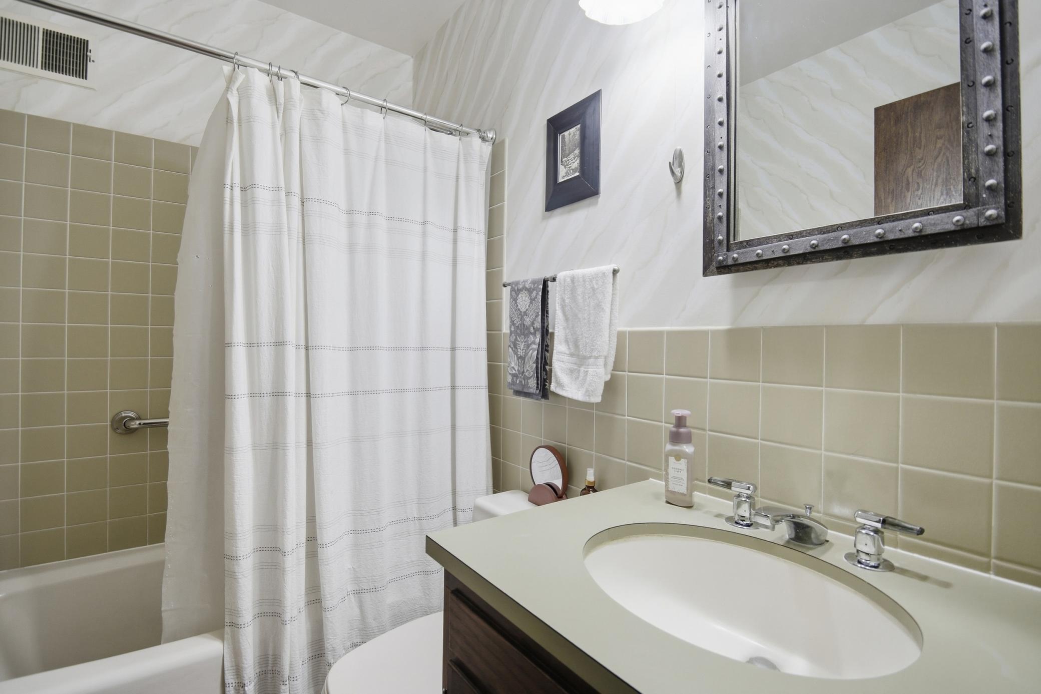 19_1638_8th_ave_se_087.jpg