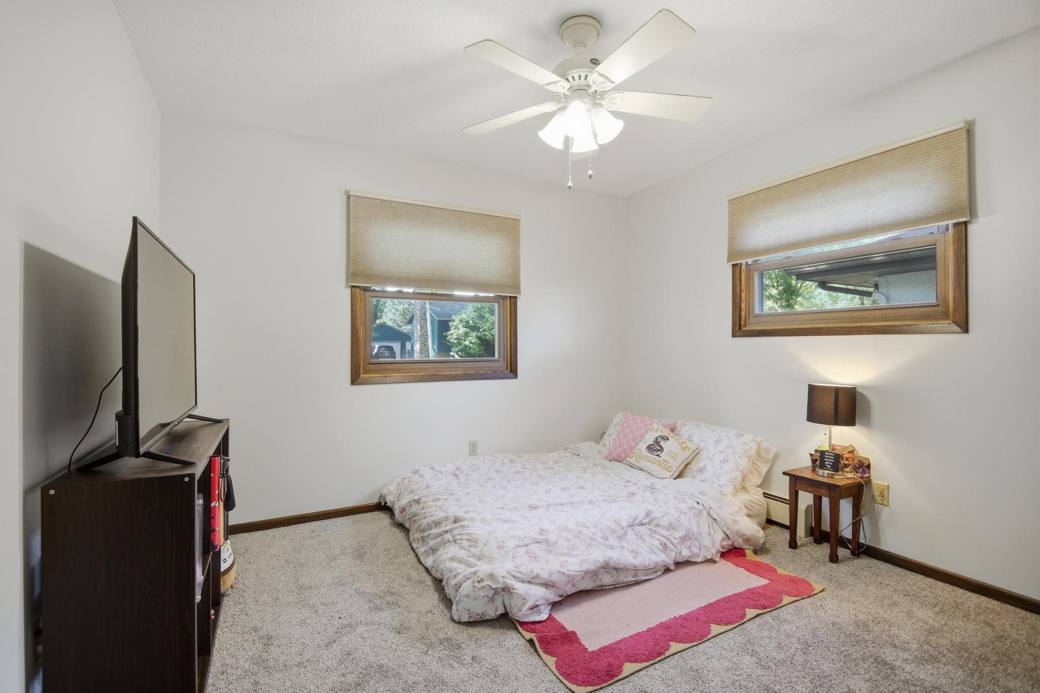 28_1638_8th_ave_se_137.jpg