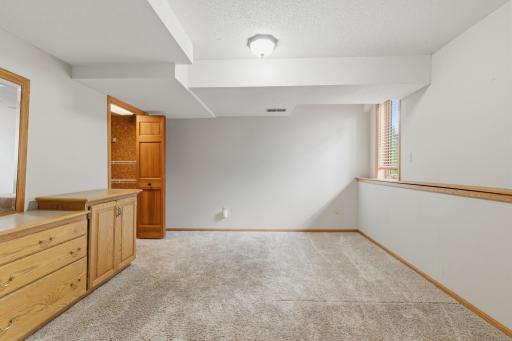 22530 Forest Ridge Drive, Lakeville, MN 55044