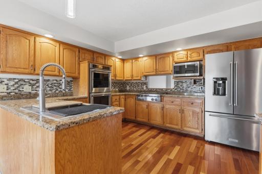 22530 Forest Ridge Drive, Lakeville, MN 55044