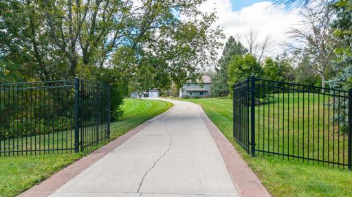 22530 Forest Ridge Drive, Lakeville, MN 55044