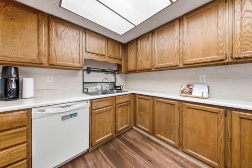 6301 Colony Way, 2C, Edina, MN 55435