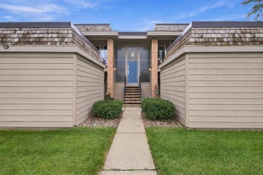 6301 Colony Way, 2C, Edina, MN 55435