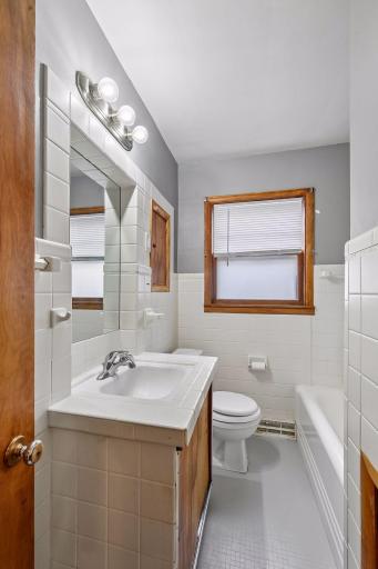 1427 1st Street SE, Rochester, MN 55904