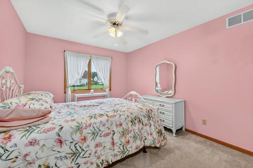 425 Park Avenue, Zumbrota, MN 55992