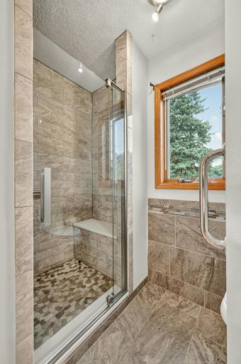 425 Park Avenue, Zumbrota, MN 55992