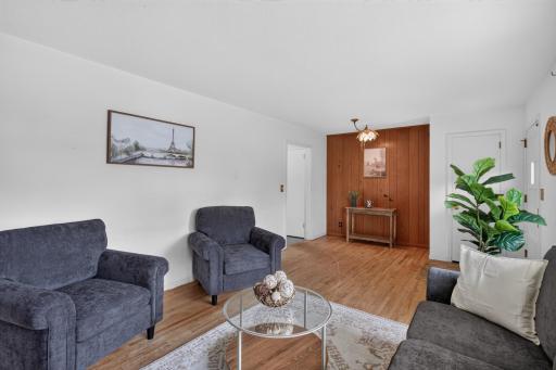 3500 W 89th Street, Bloomington, MN 55431