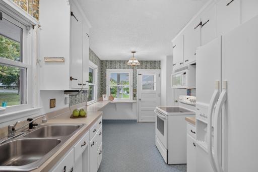 3500 W 89th Street, Bloomington, MN 55431