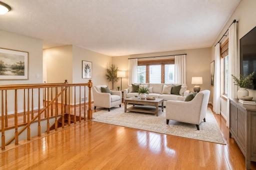 10632 Daisy Circle, Bloomington, MN 55438