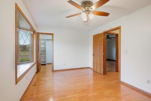 10632 Daisy Circle, Bloomington, MN 55438