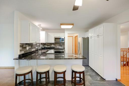 10632 Daisy Circle, Bloomington, MN 55438
