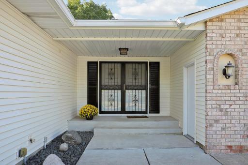 10632 Daisy Circle, Bloomington, MN 55438