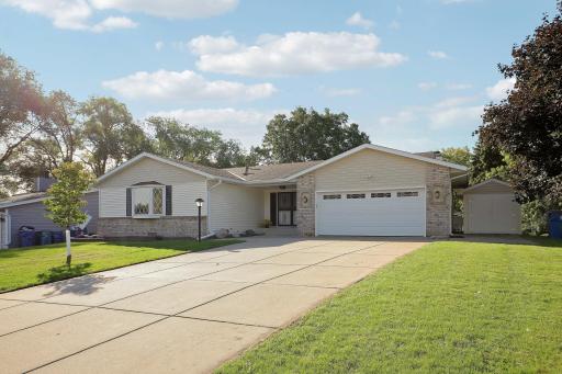 10632 Daisy Circle, Bloomington, MN 55438