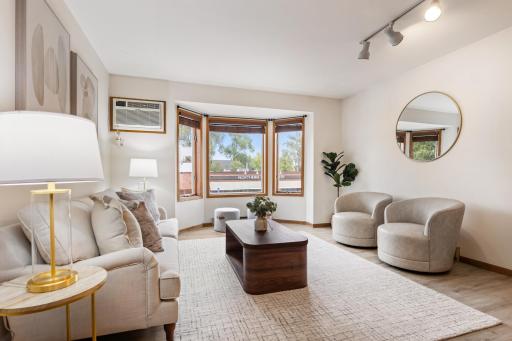 2425 E Franklin Avenue, 205, Minneapolis, MN 55406