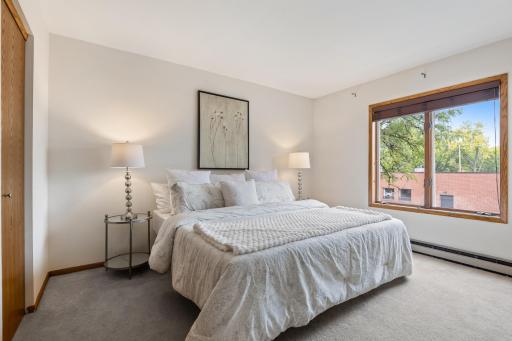 2425 E Franklin Avenue, 205, Minneapolis, MN 55406