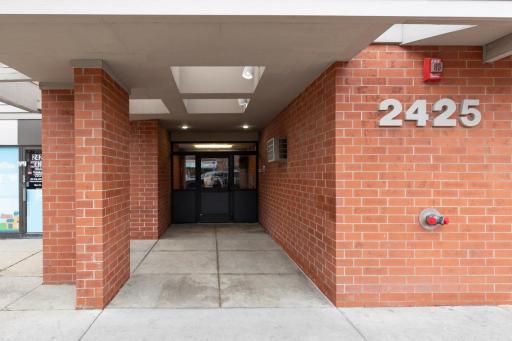 2425 E Franklin Avenue, 205, Minneapolis, MN 55406